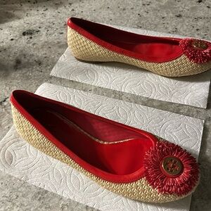 Tory Burch shoes
Size 9 M 
Smoke & pet free house.
Half size small for me.